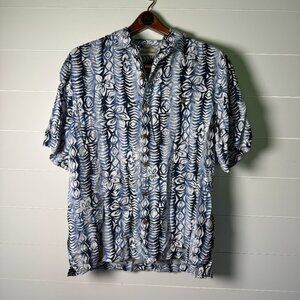 Caribbean Shirt M Shirt Hawaiian. Blues and White Cruise Vacation Fun Shirt